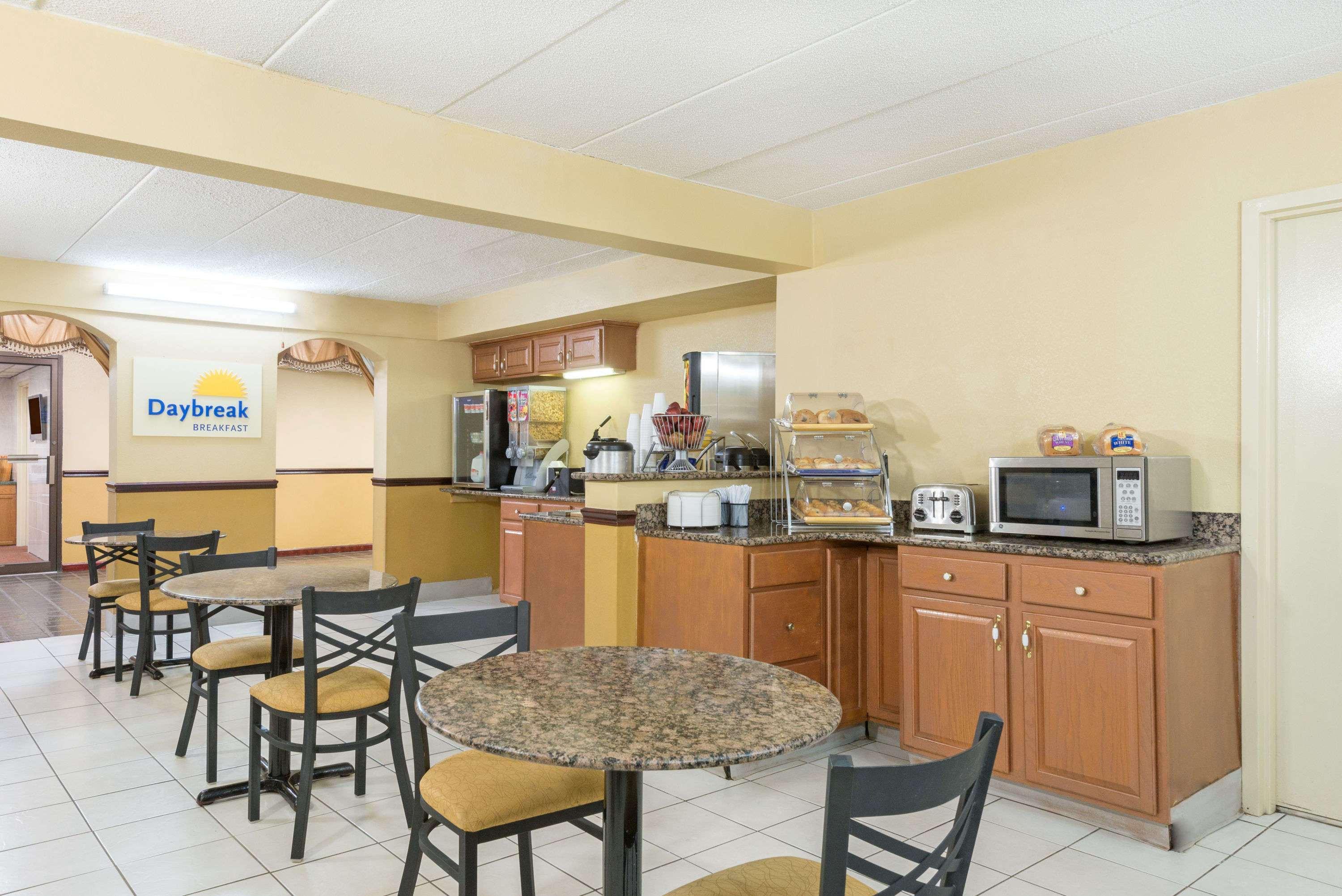 Days Inn By Wyndham Hagerstown I-70 Exteriér fotografie
